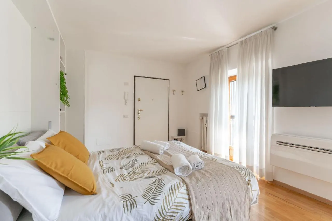The Best Rent - Comfortable Studio Apartment Near S Ambrogio ミラノ 0*,